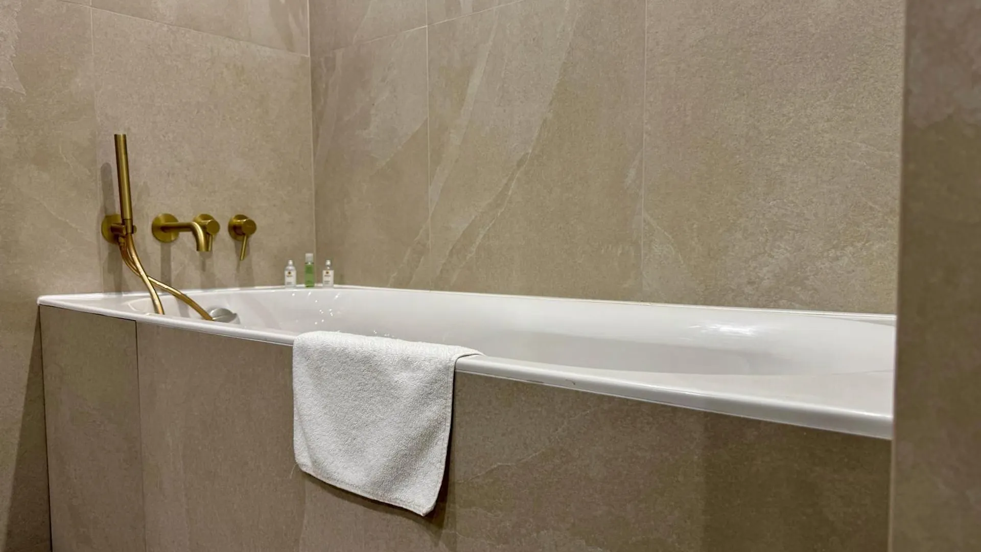 Donatello Boutique Hotel Almaty 5*,  Kasachstan